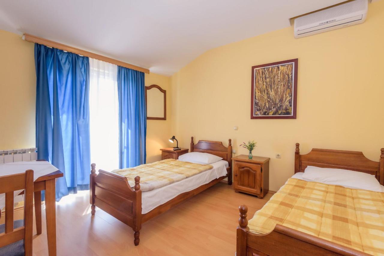 Bed and Breakfast Djudja I Mate Vid Exterior foto