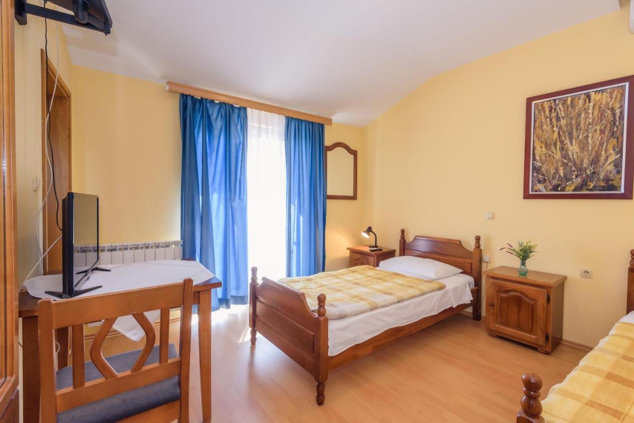 Bed and Breakfast Djudja I Mate Vid Exterior foto
